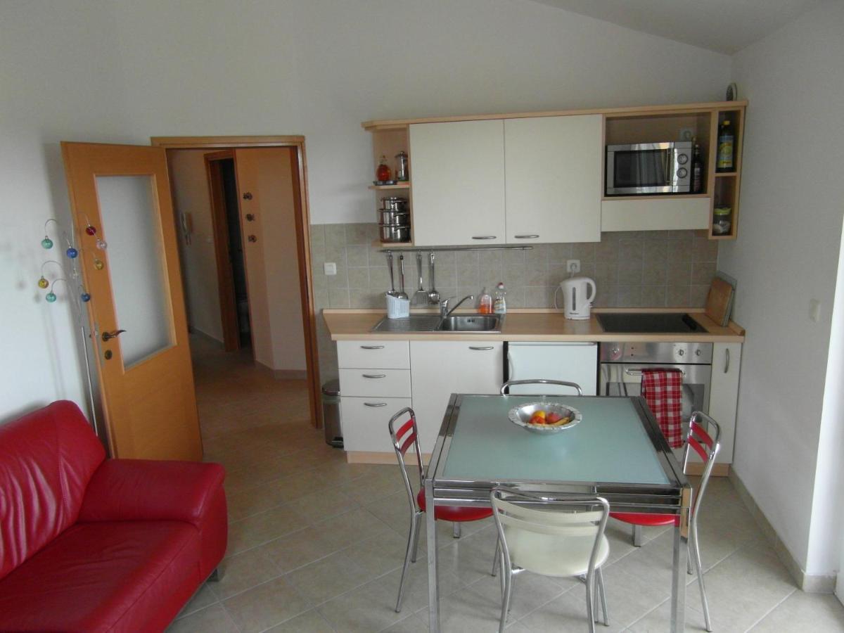 Bentley - Sea-View - 2 Bedroom Apartment Premantura Exterior foto