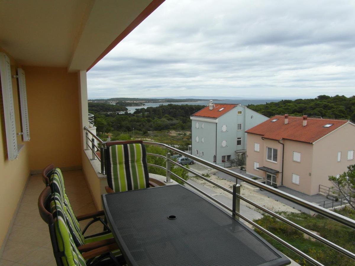 Bentley - Sea-View - 2 Bedroom Apartment Premantura Exterior foto