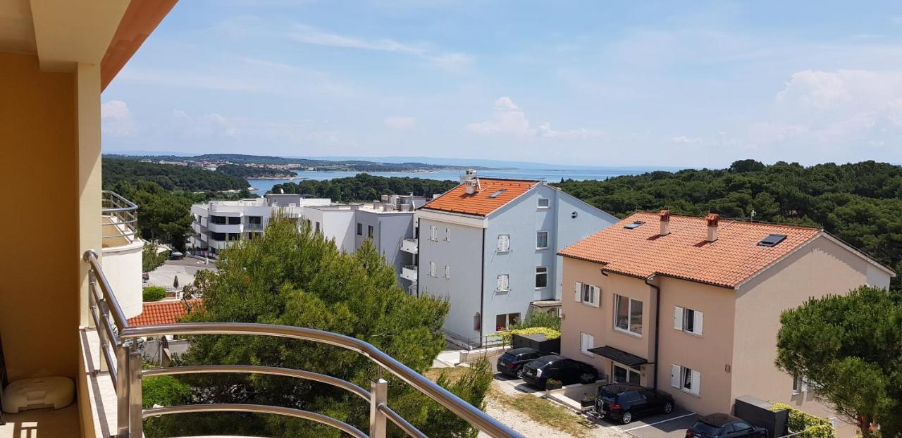 Bentley - Sea-View - 2 Bedroom Apartment Premantura Exterior foto